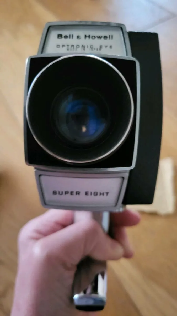 Vintage Bell & Howell super eight camera - Image 2