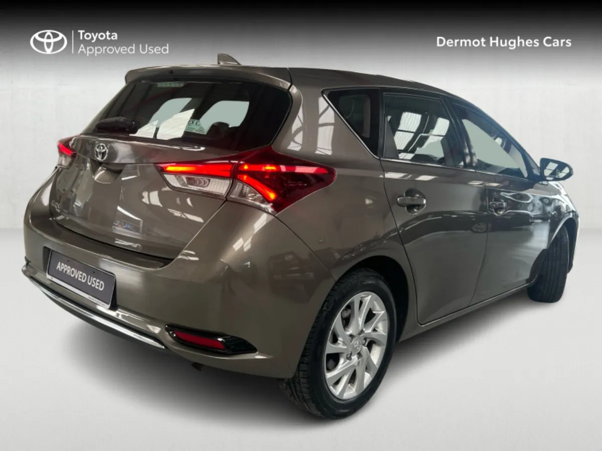 Toyota Auris AURIS 1.4 D4D LUNA 5DR - Image 2