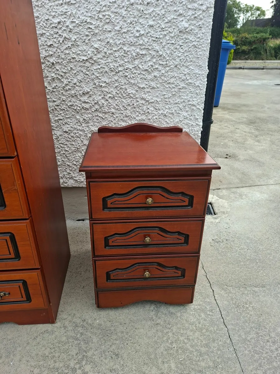 Bedroom furniture - Image 2