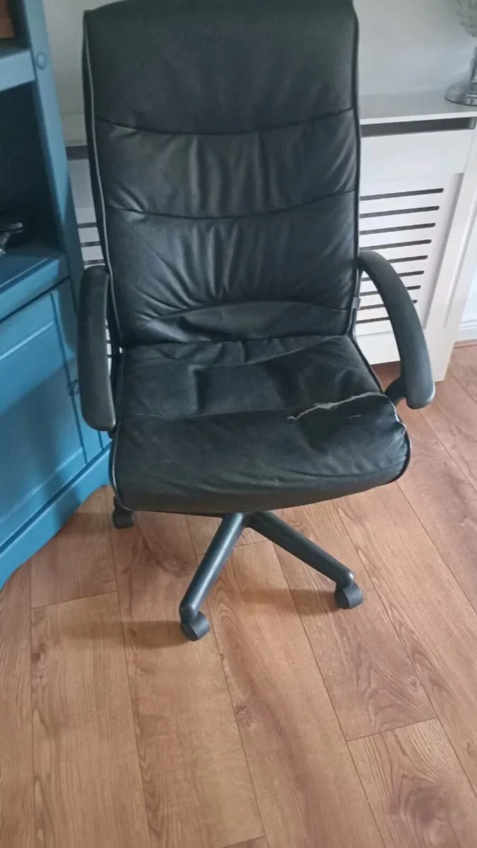 Office chair - Image 1