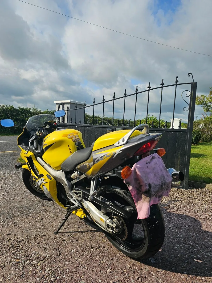 Honda CBR 600 F4i PGM - Image 3