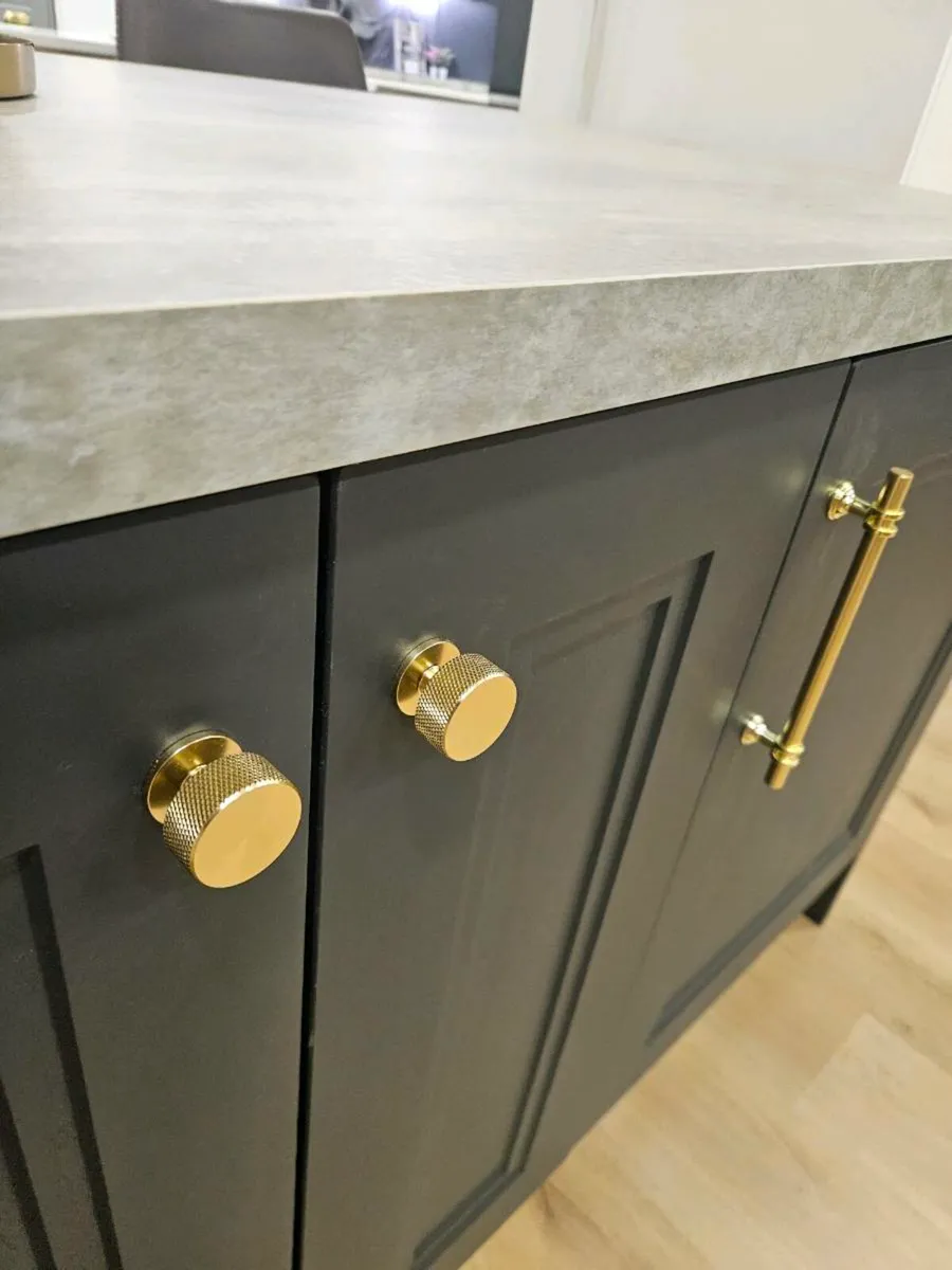 Brand new Kitchen islands - Image 3