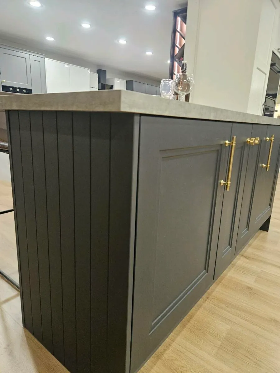 Brand new Kitchen islands - Image 4