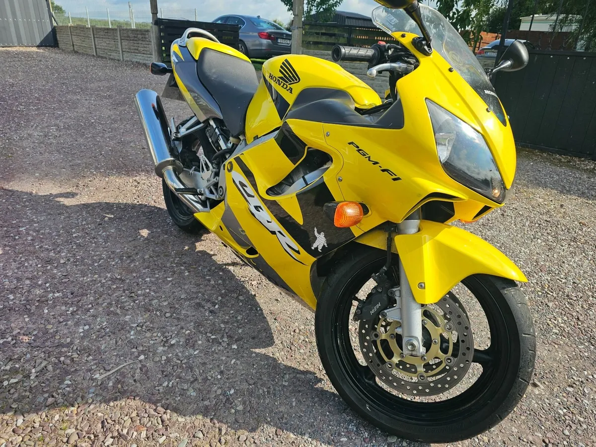 Honda CBR 600 F4i PGM - Image 1