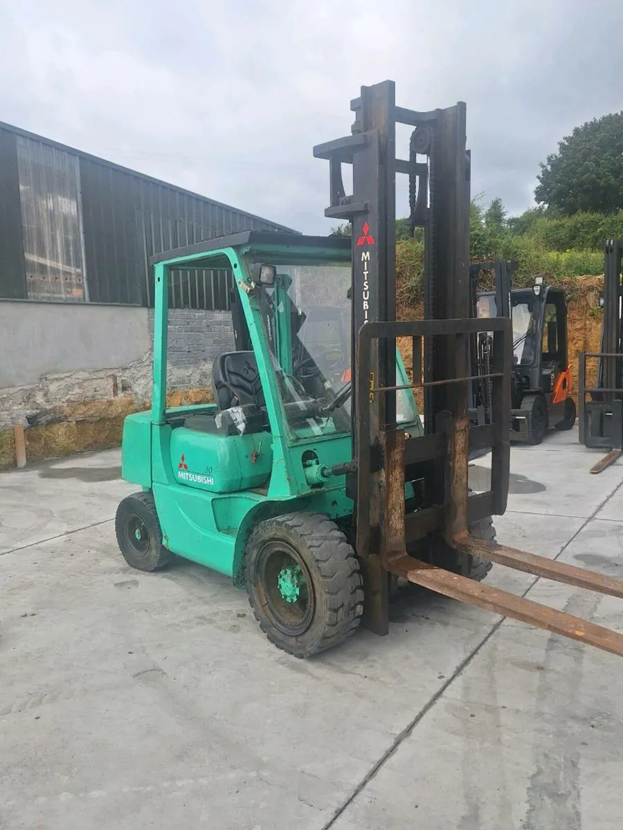 Mitsubishi forklift - Image 2