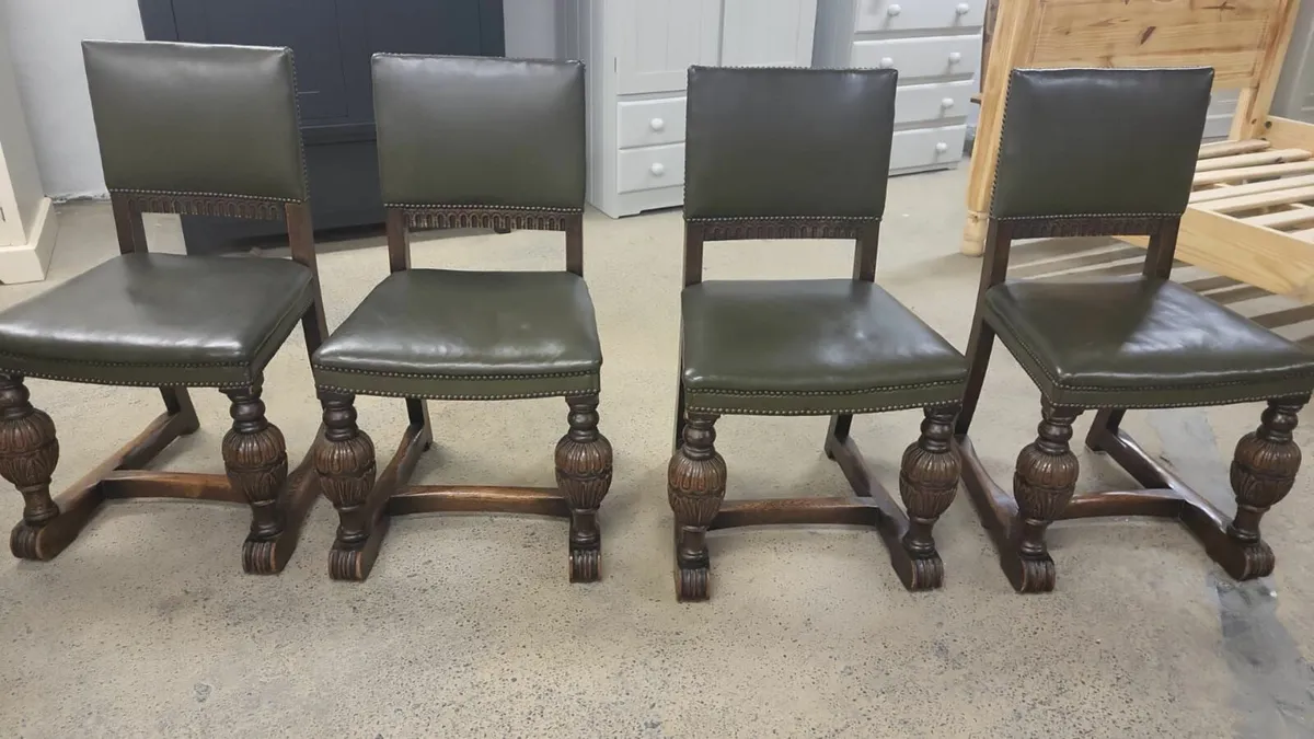 Jacobean revival oak extentable table, 4 chairs - Image 4