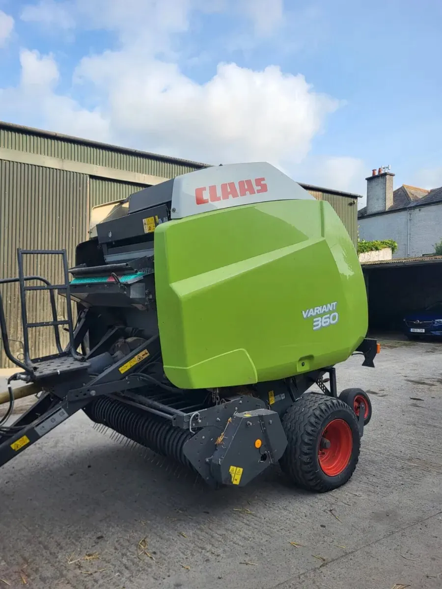 CLAAS VARIANT 360 ROUND BALER - Image 2