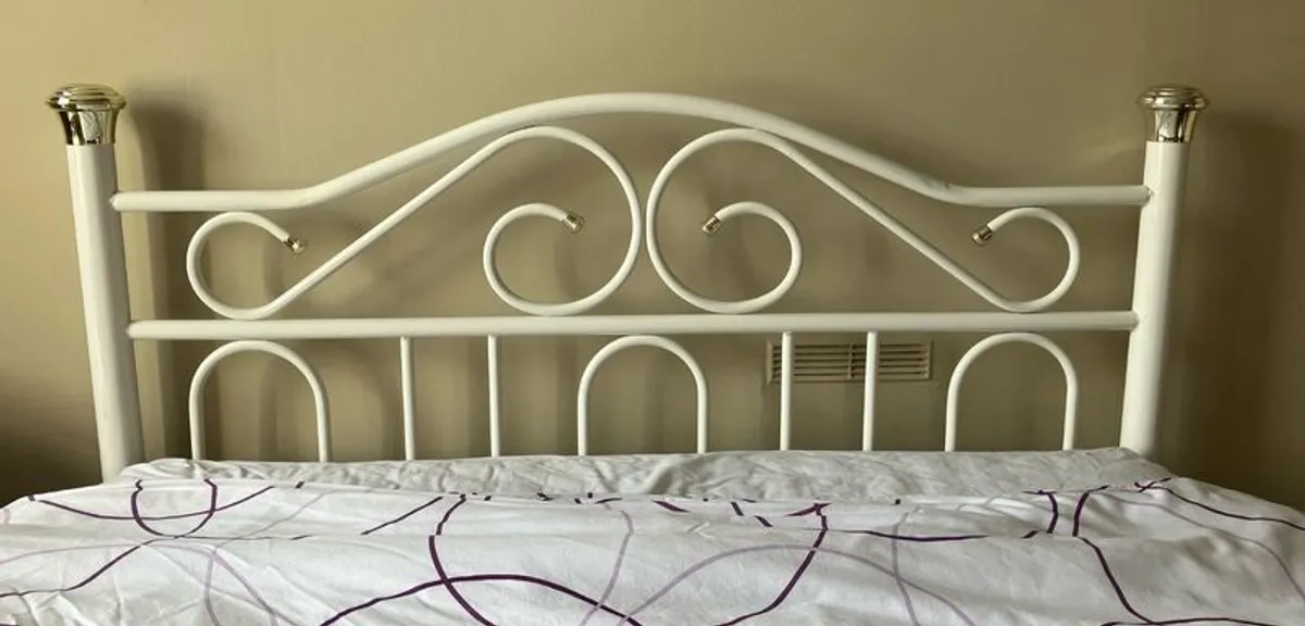 Double beds - Image 2