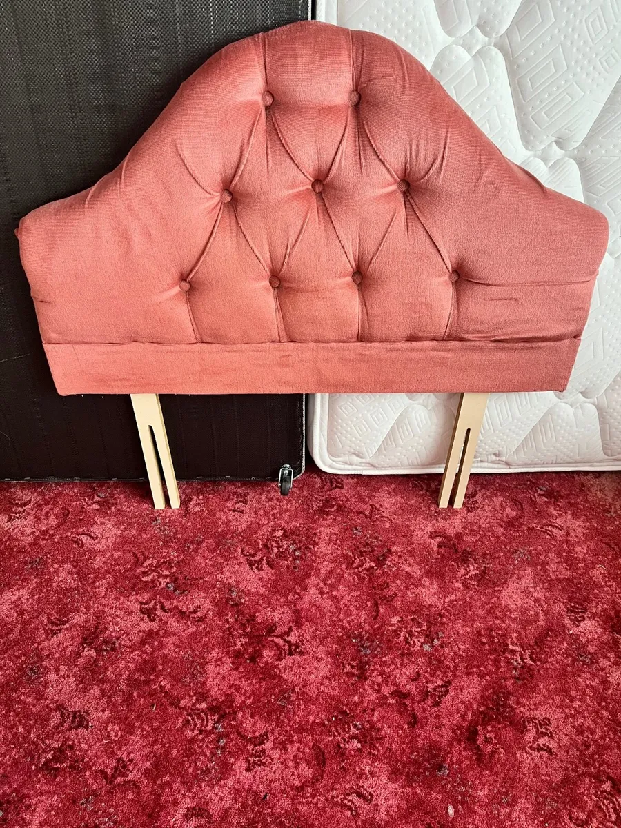 Bedroom furniture and car seat - Image 3