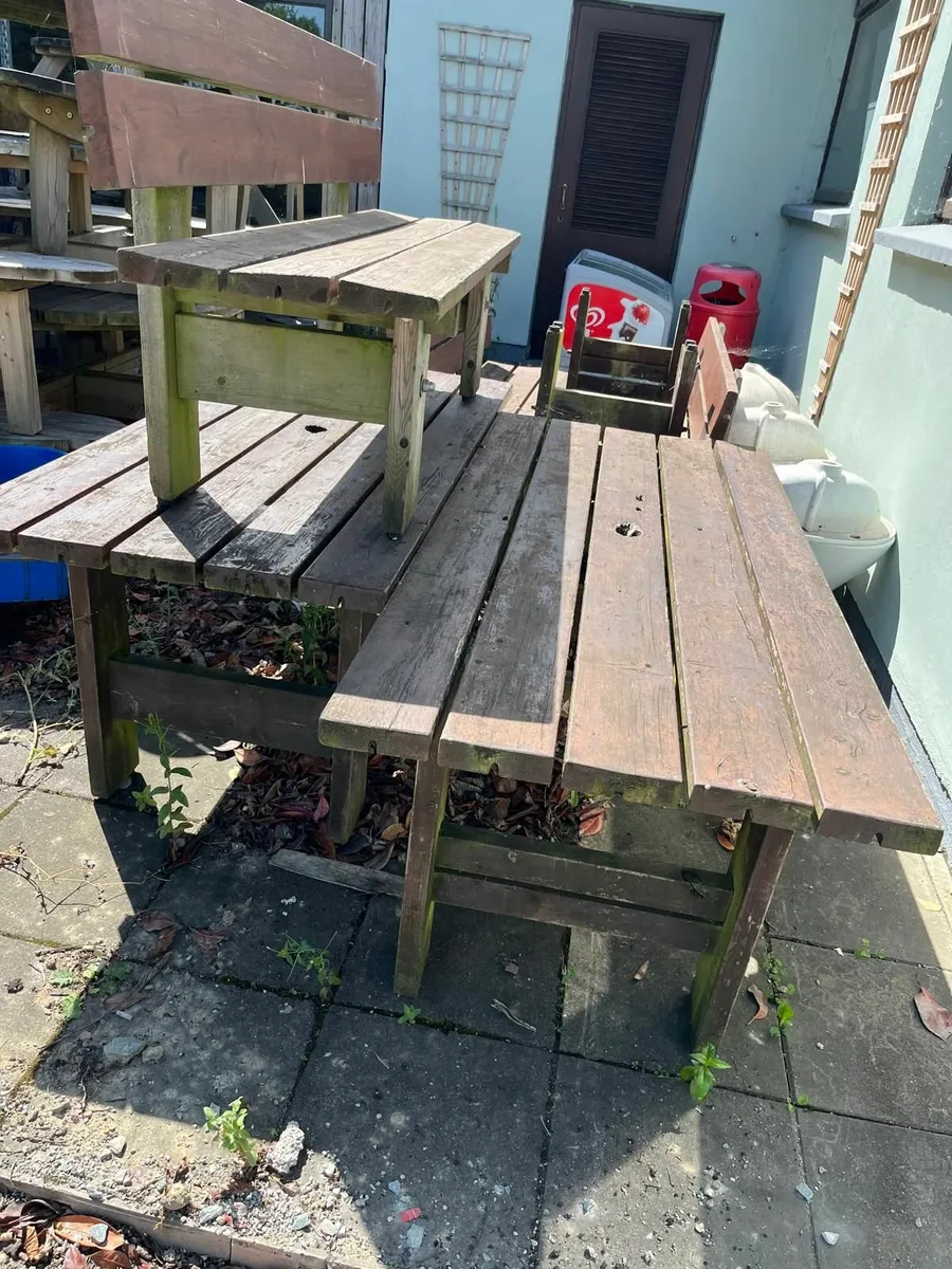 Outdoor furniture - Image 2