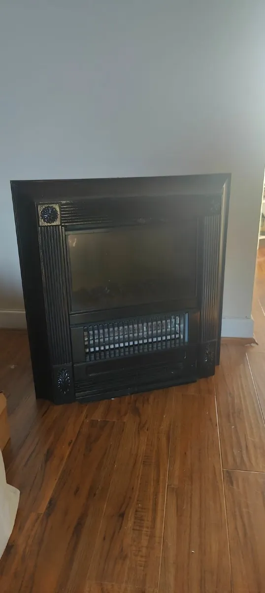 Electric fireplace - Image 1