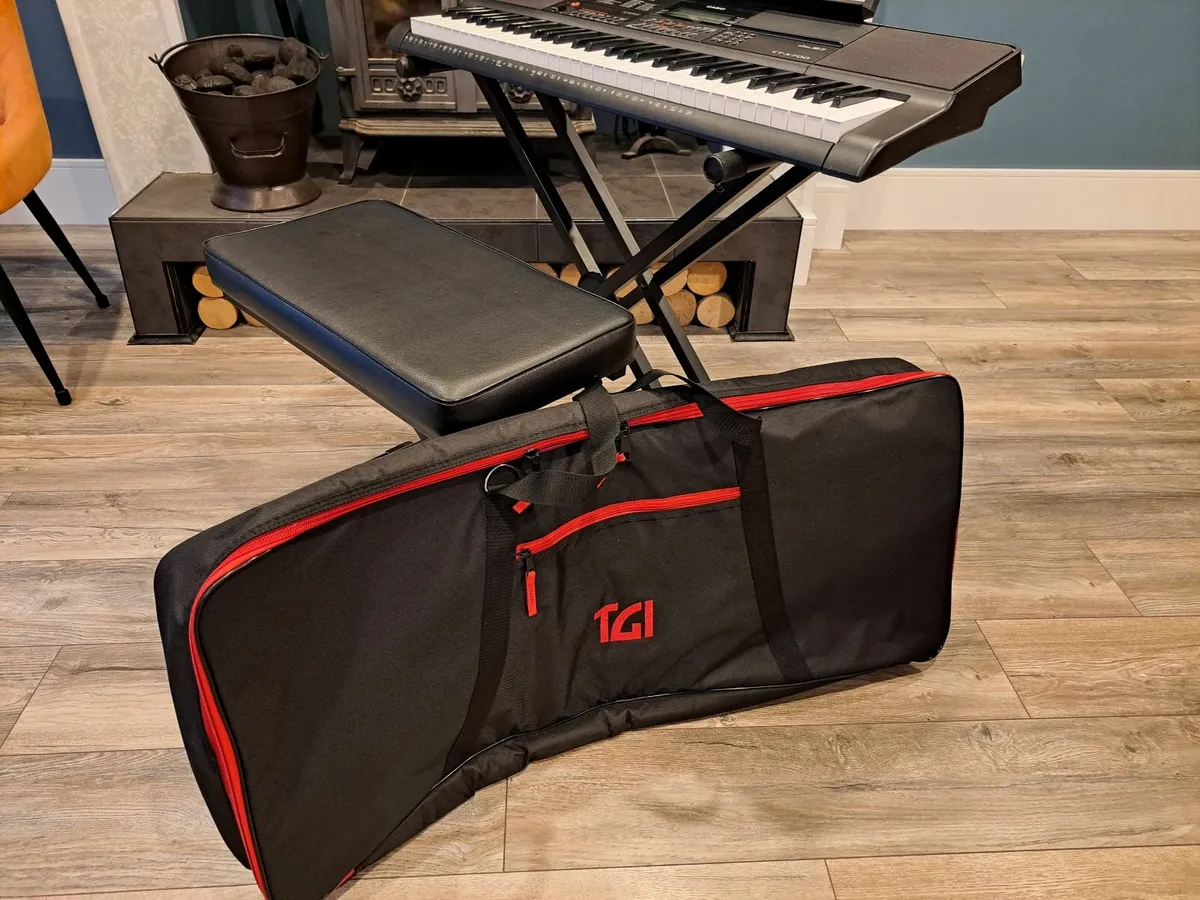 Keyboard & accessories BARGAIN!! - Image 1