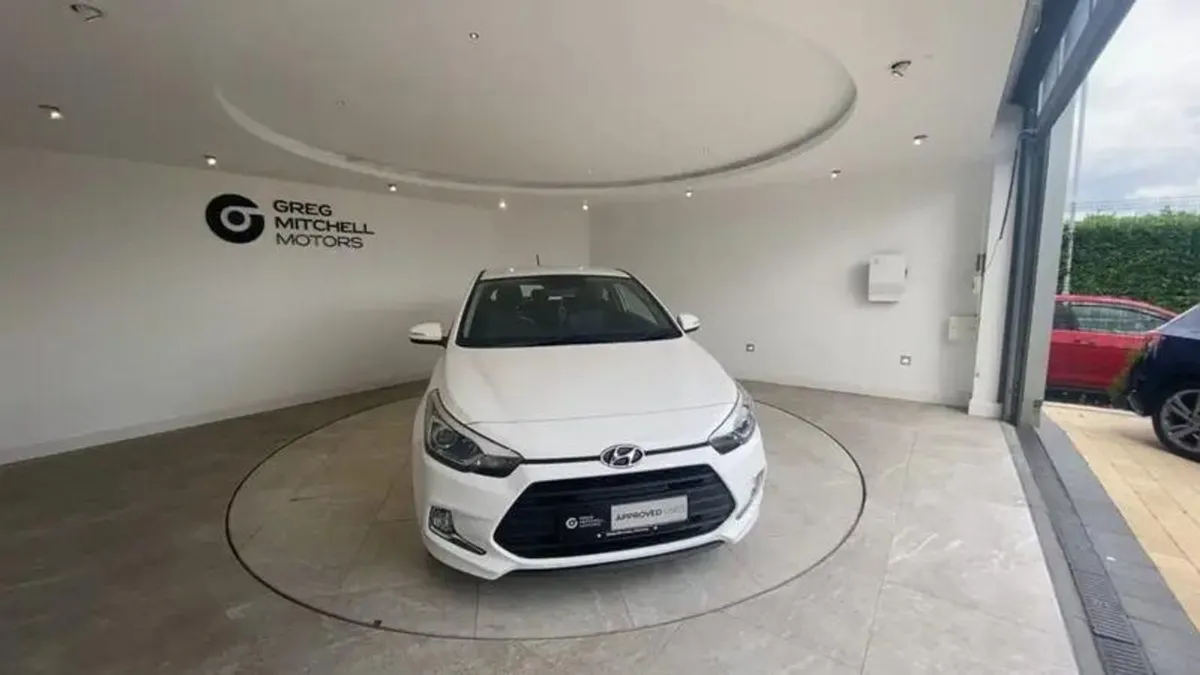 Hyundai i20 1.2 SE 3dr - Image 2