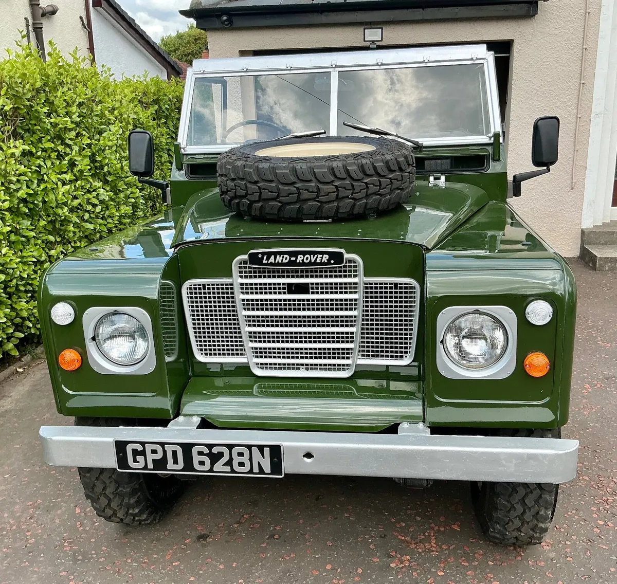 Land Rover Defender 1975 - Image 1