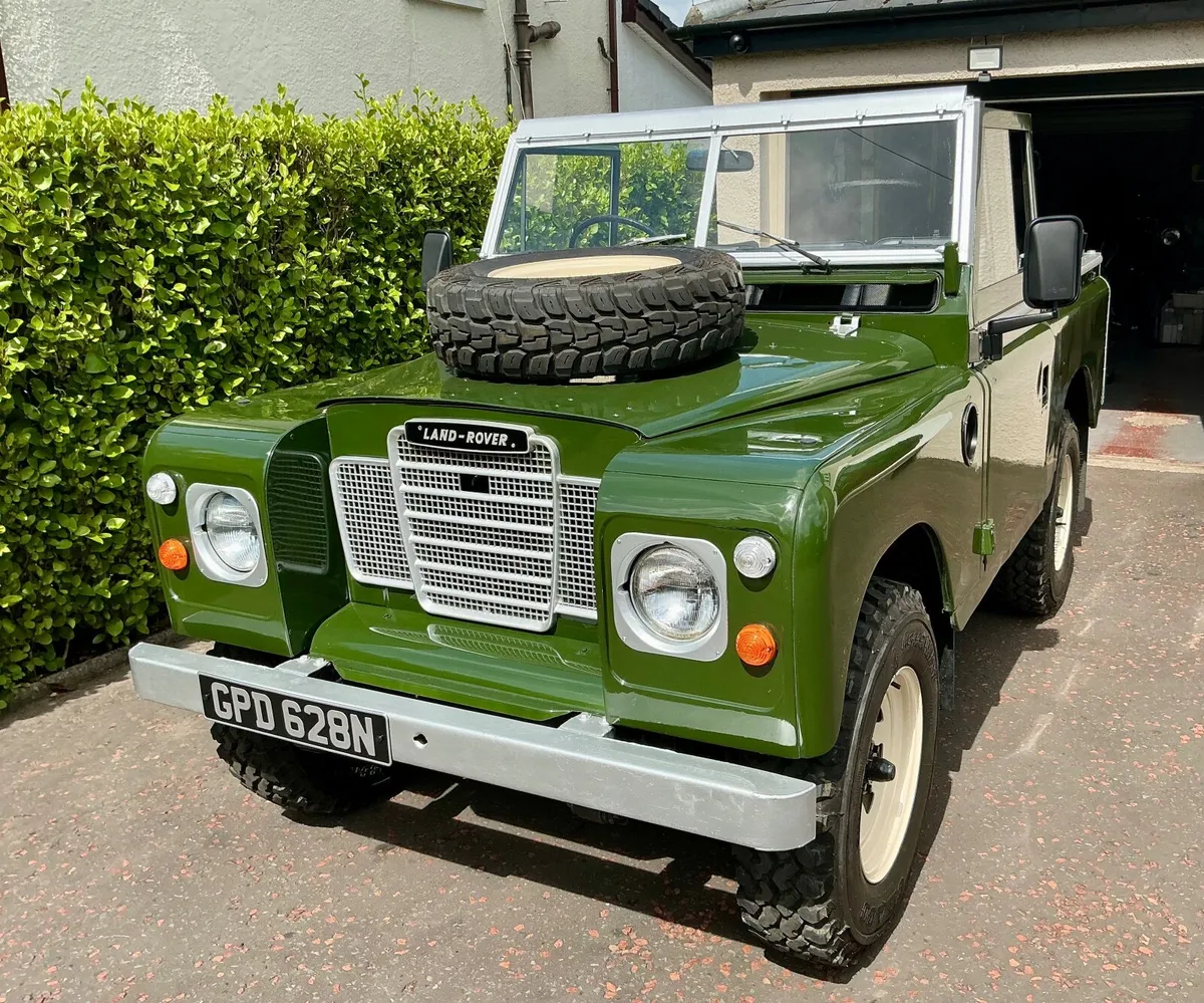 Land Rover Defender 1975 - Image 2