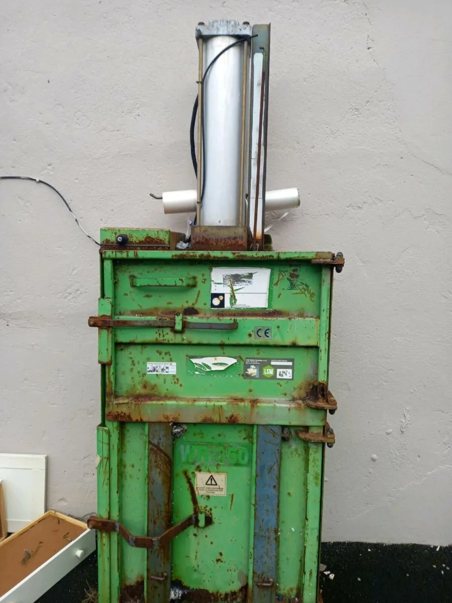 Cardboard/plastic compactor - Image 4