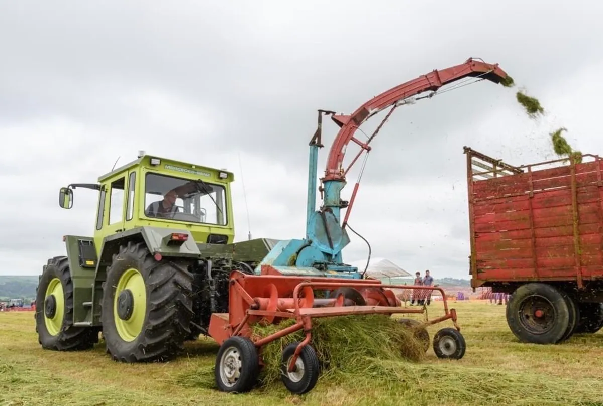 Mengele SH40 reverse drive harvester - Image 1