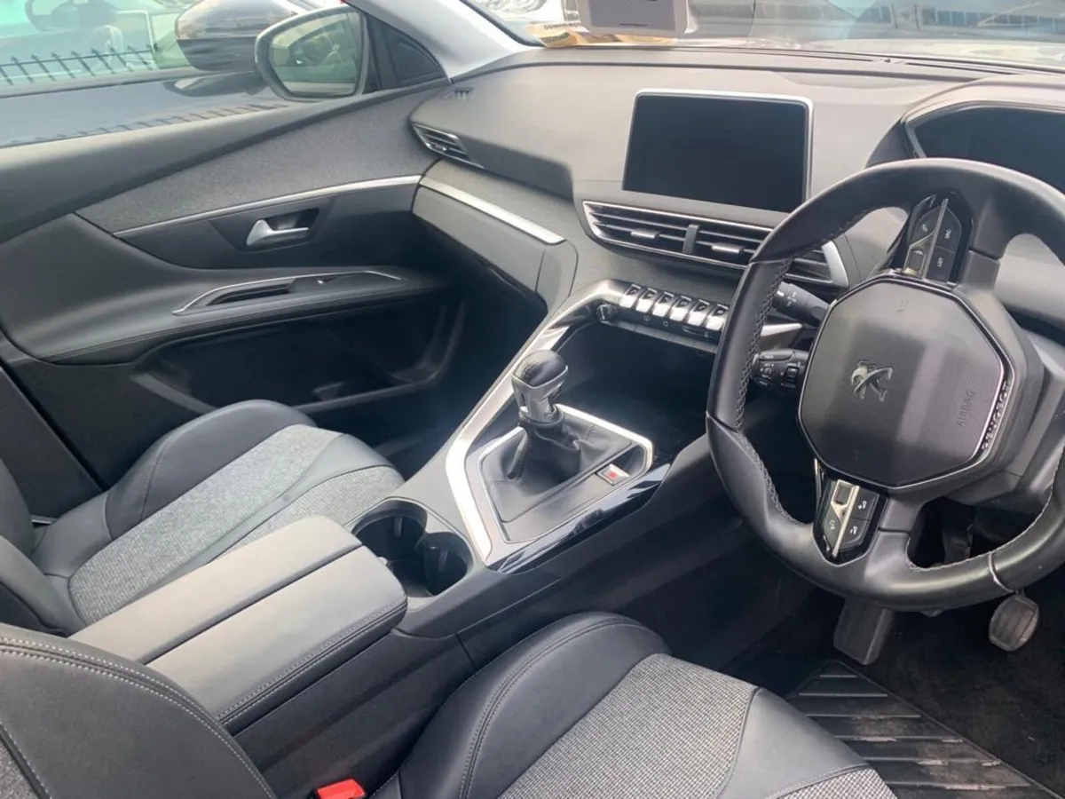 Car - Image 2