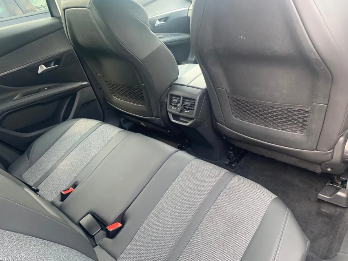 Car - Image 4