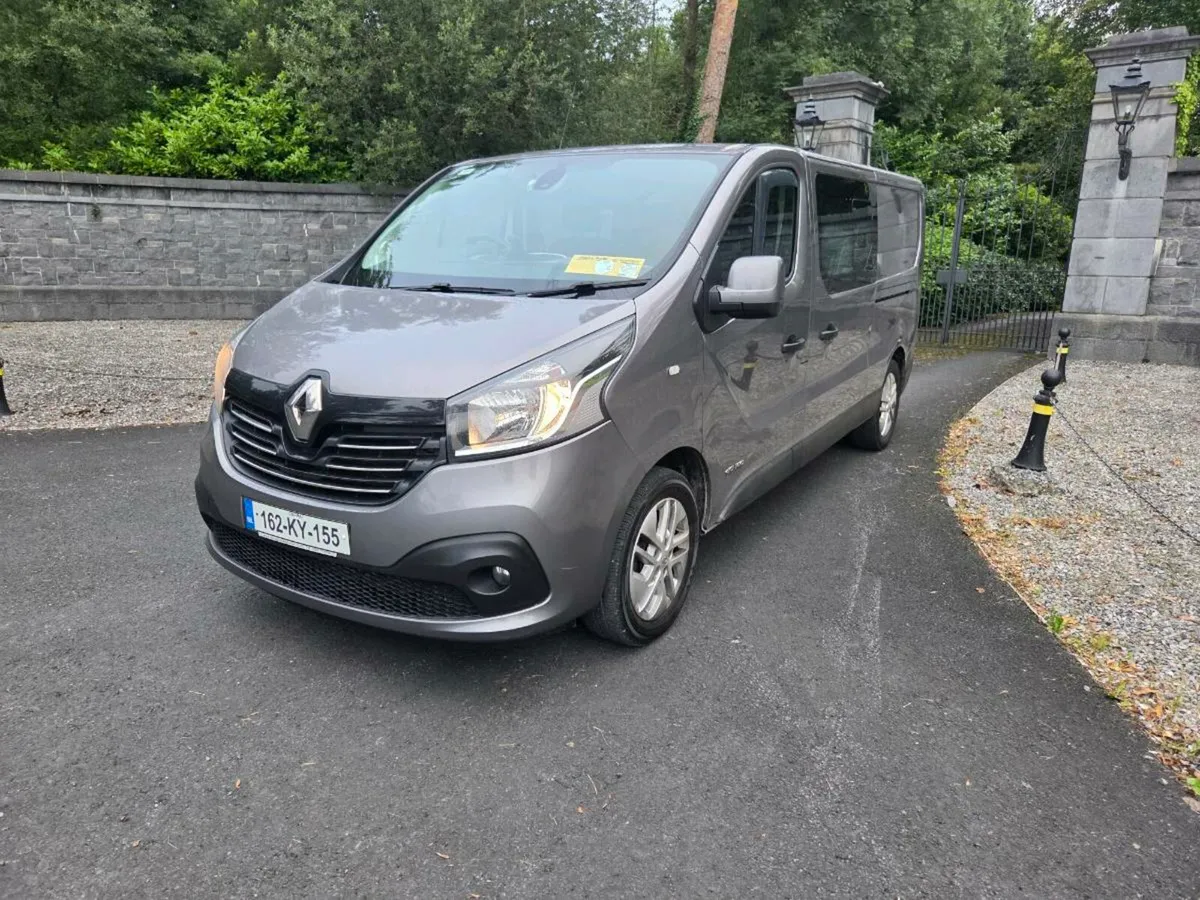 2016 Renault Traffic Crew Cab - Image 1