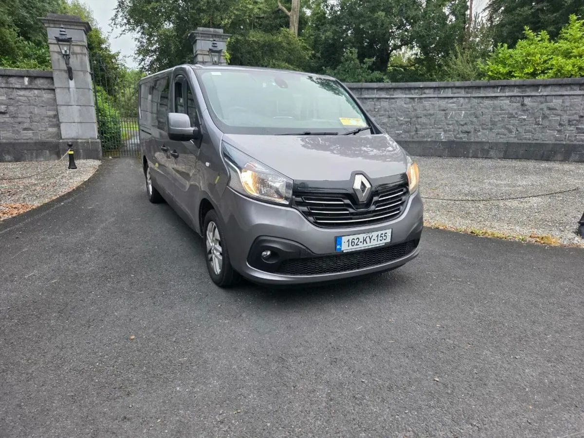 2016 Renault Traffic Crew Cab - Image 2