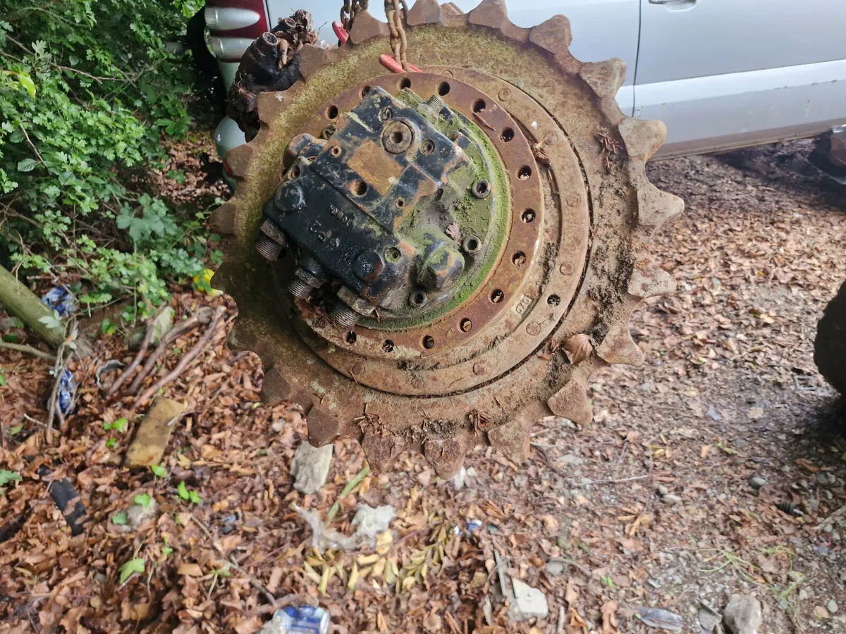 2012 jcb js 130 finial drives - Image 2