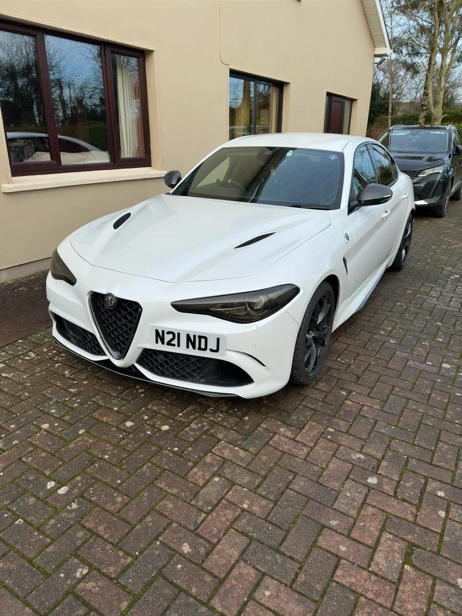 Alfa Romeo Giulia Quadrifoglio - Image 3