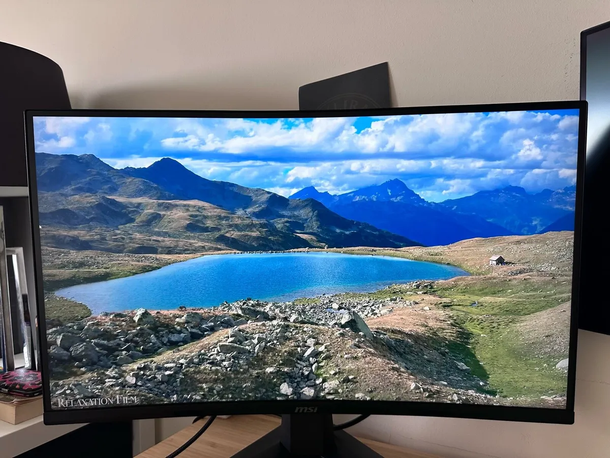MSI MAG 27CQ6F Curved Gaming Monitor – Like New - Image 1