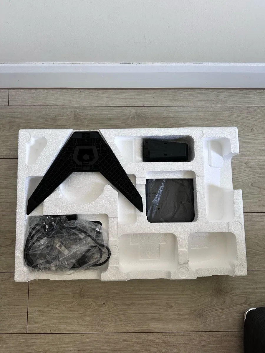 MSI MAG 27CQ6F Curved Gaming Monitor – Like New - Image 3