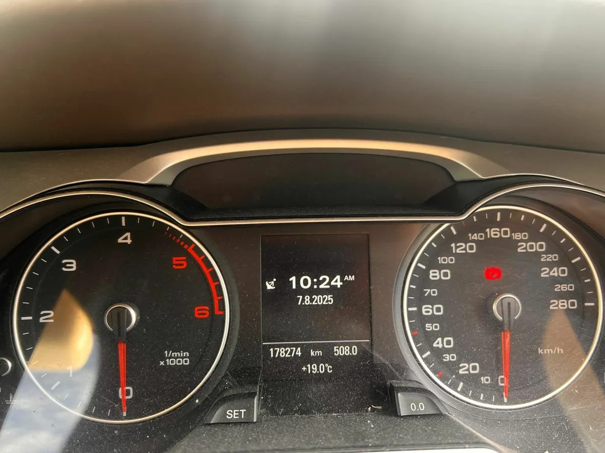 Audi A4 2015 - Image 4