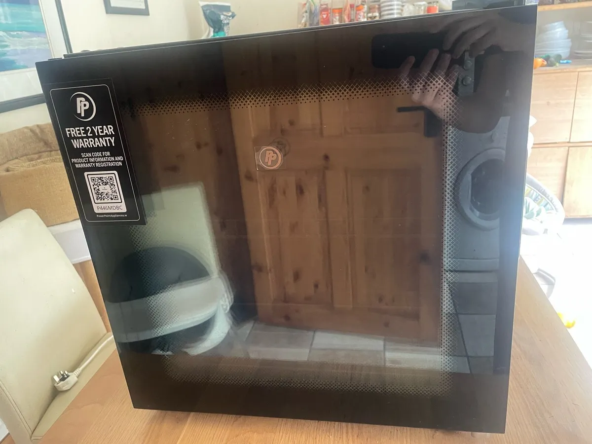 Drinks fridge - Image 1