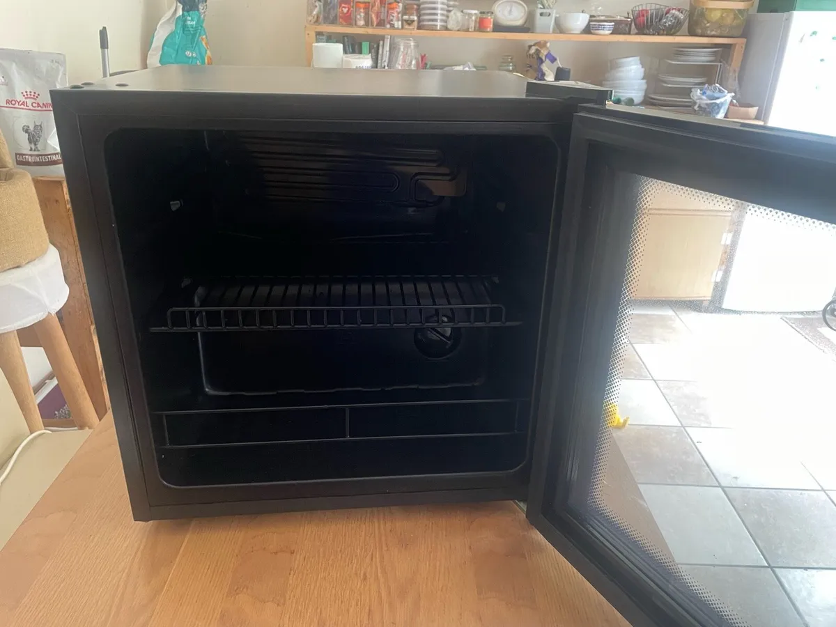 Drinks fridge - Image 2