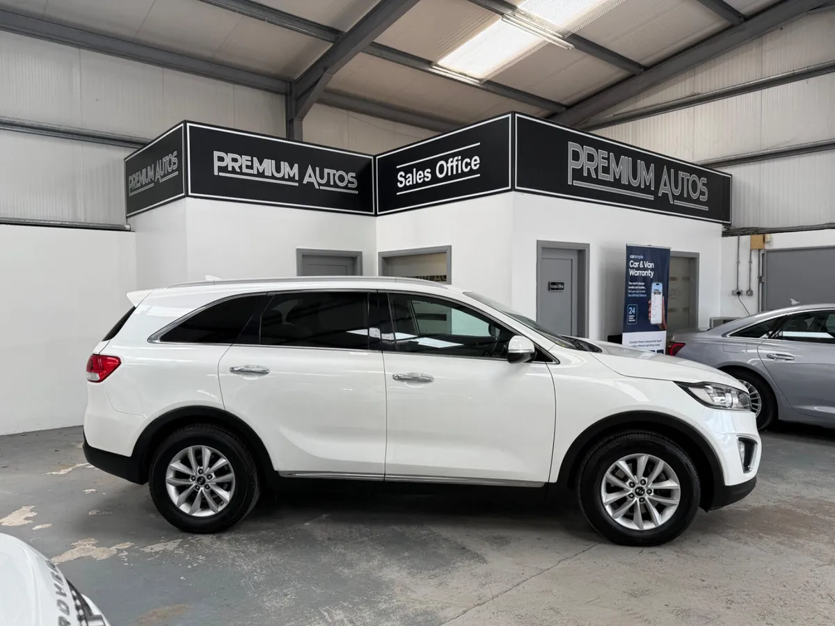 Kia Sorento 2017. PLATINUM. 2WD - Image 2