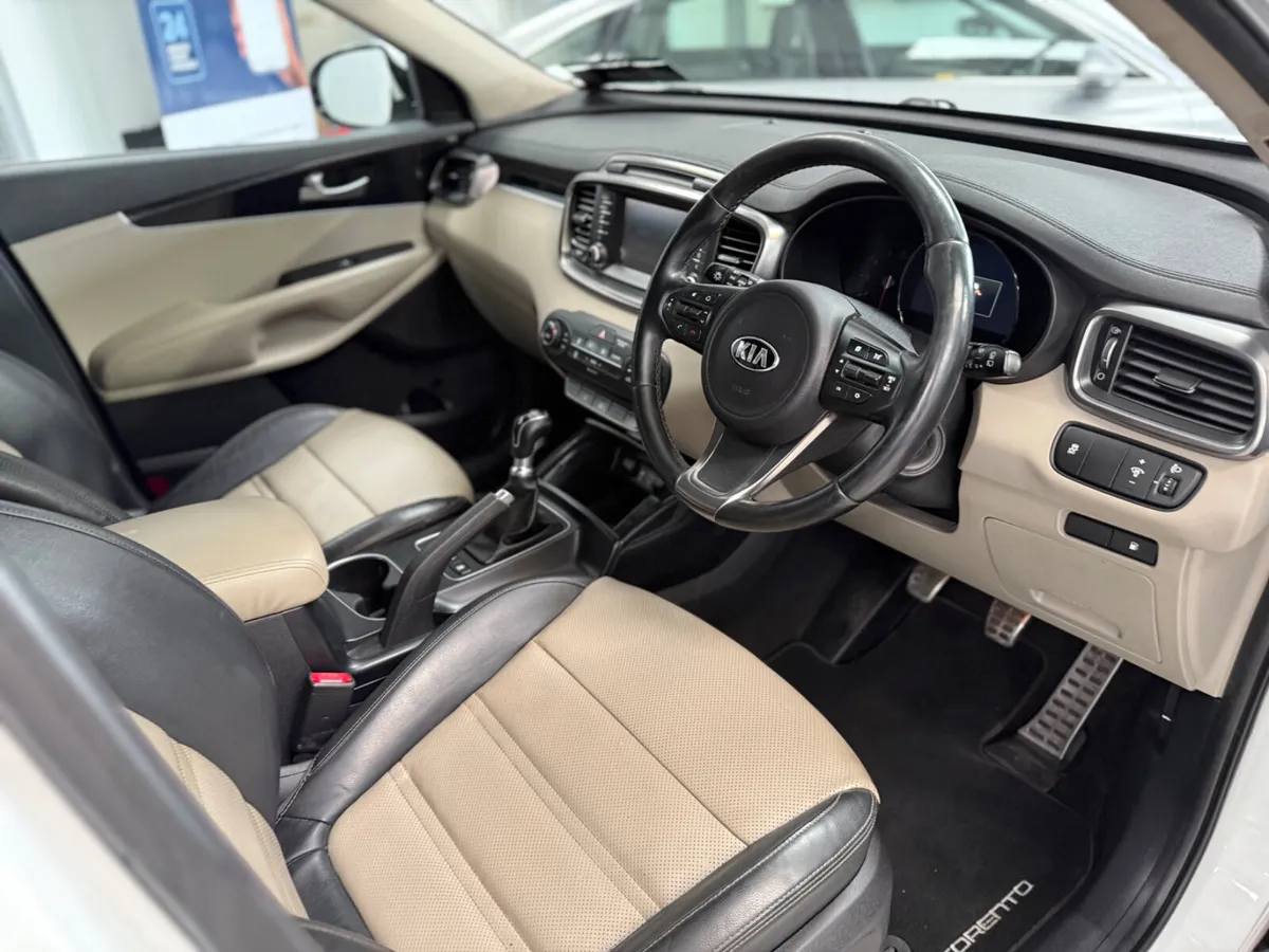Kia Sorento 2017. PLATINUM. 2WD - Image 4