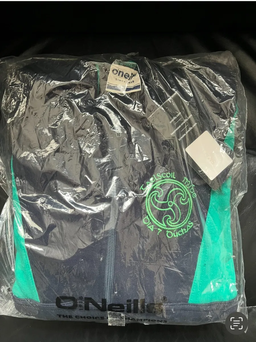 Gaelscoil Mide Size Small Uniform Top