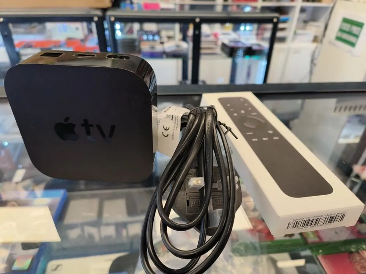 Apple TV 4K 32GB Media Streamer Model A1842 1st Gen with Remote/ Used - Image 2