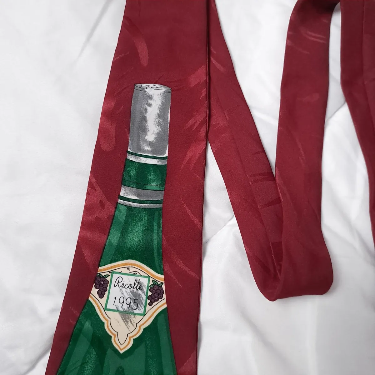 Vicky Davis Red Burgundy Green Wine Bottle Tie - Image 4