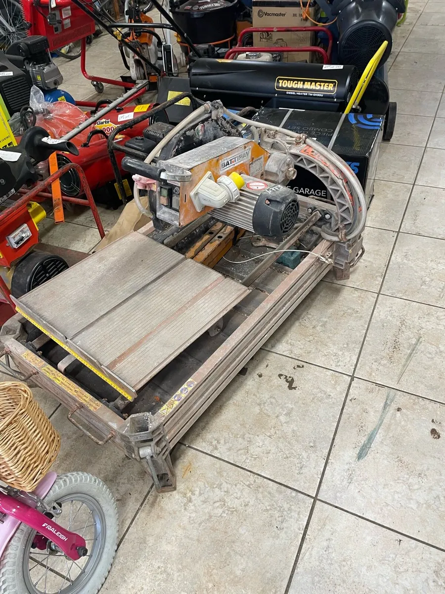 Tile cutter - Image 1