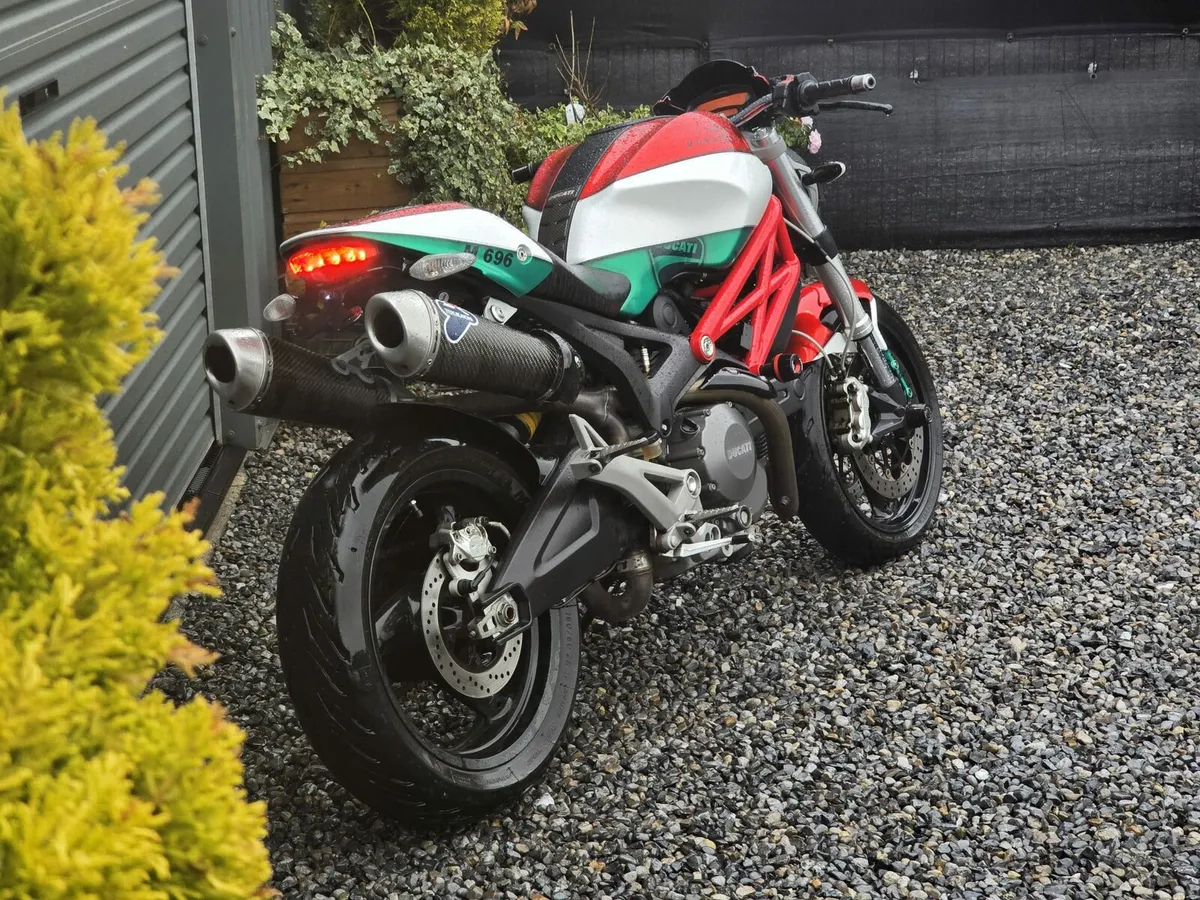 2009 Ducati Monster M696 – Tricolore Edition - Image 2