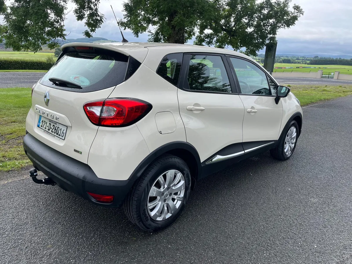 Renault Captur 2017 DCI 90 Low Mileage - Image 3