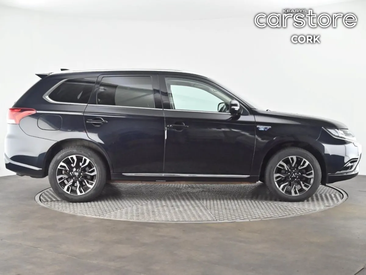 Mitsubishi Outlander Phev 2.0l Mivec 4WD 5-seater - Image 2