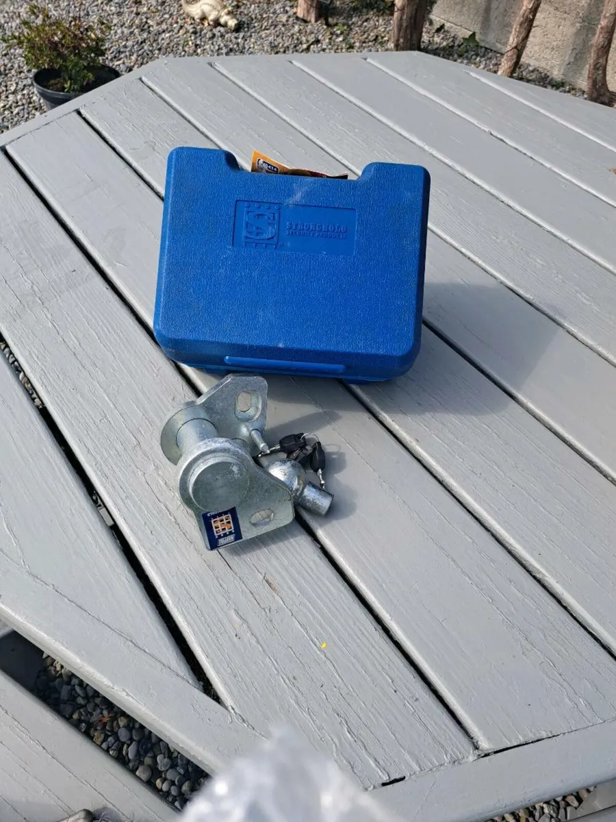 Hitch lock's - Image 2