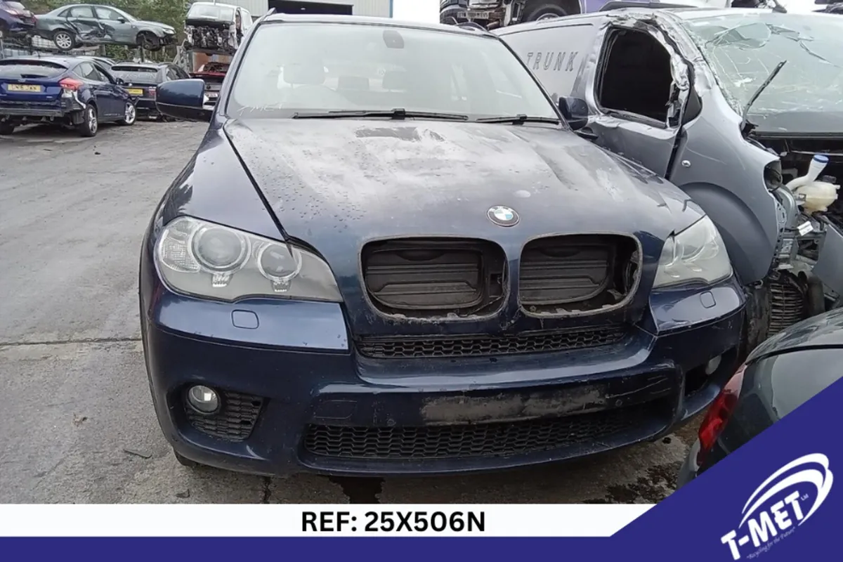 2011 BMW X5 BREAKING FOR PARTS - Image 1