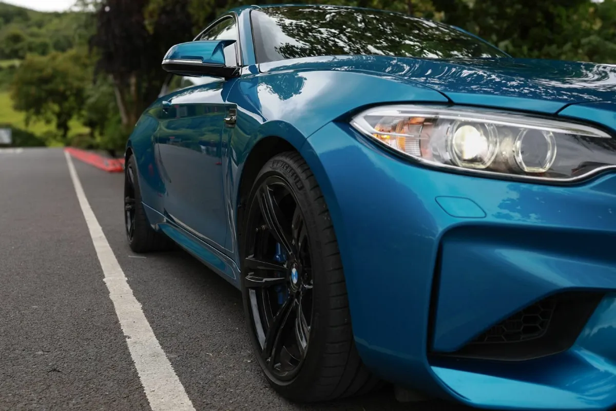 BMW M2 | OG Manual | 2016 - Image 4