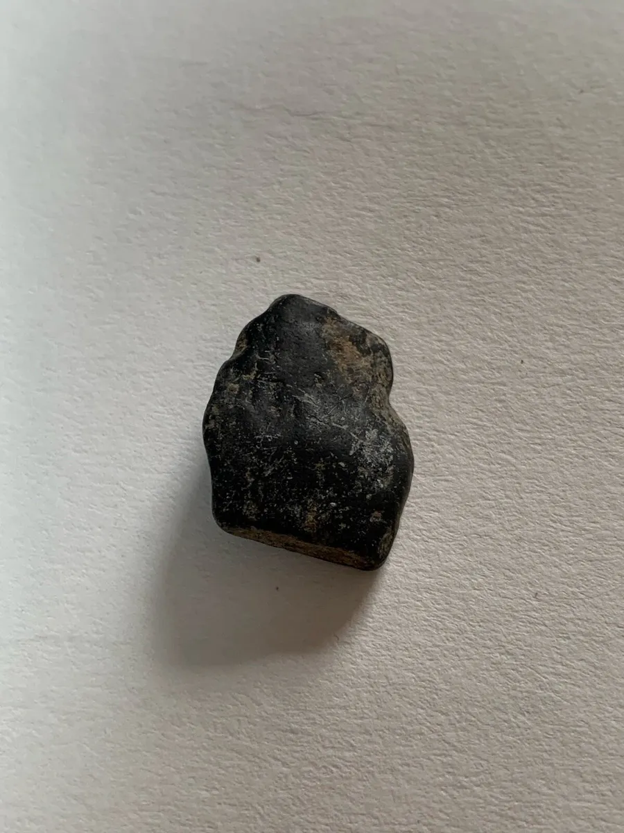 A peace of basalt - Image 1