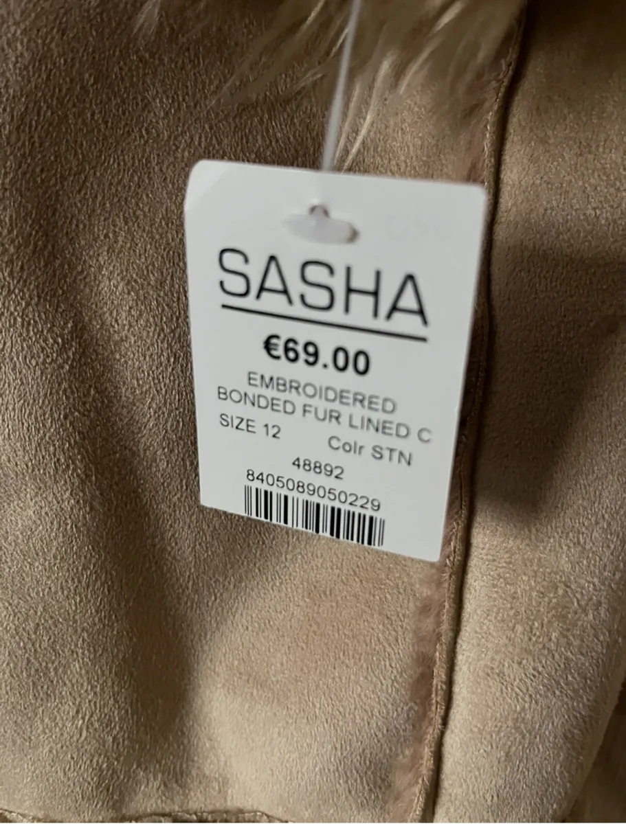 New Women’s size Embroidered 12 Fur Lined Coat - Image 4