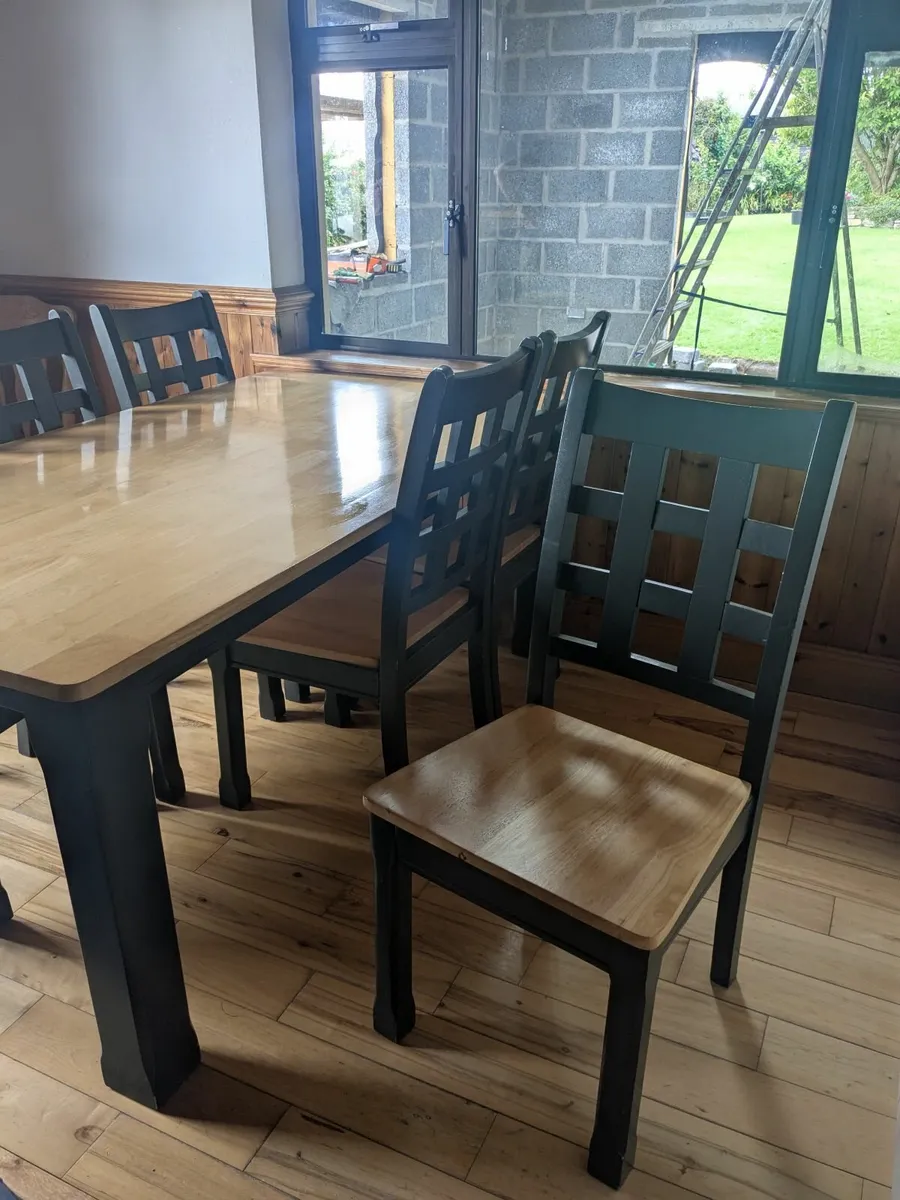 Table and 6 chairs - Image 4