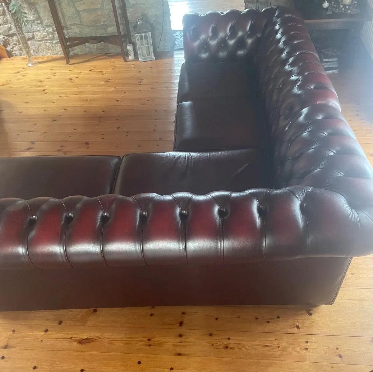 Chesterfield 4 seater Sofa  corner unit - Image 2