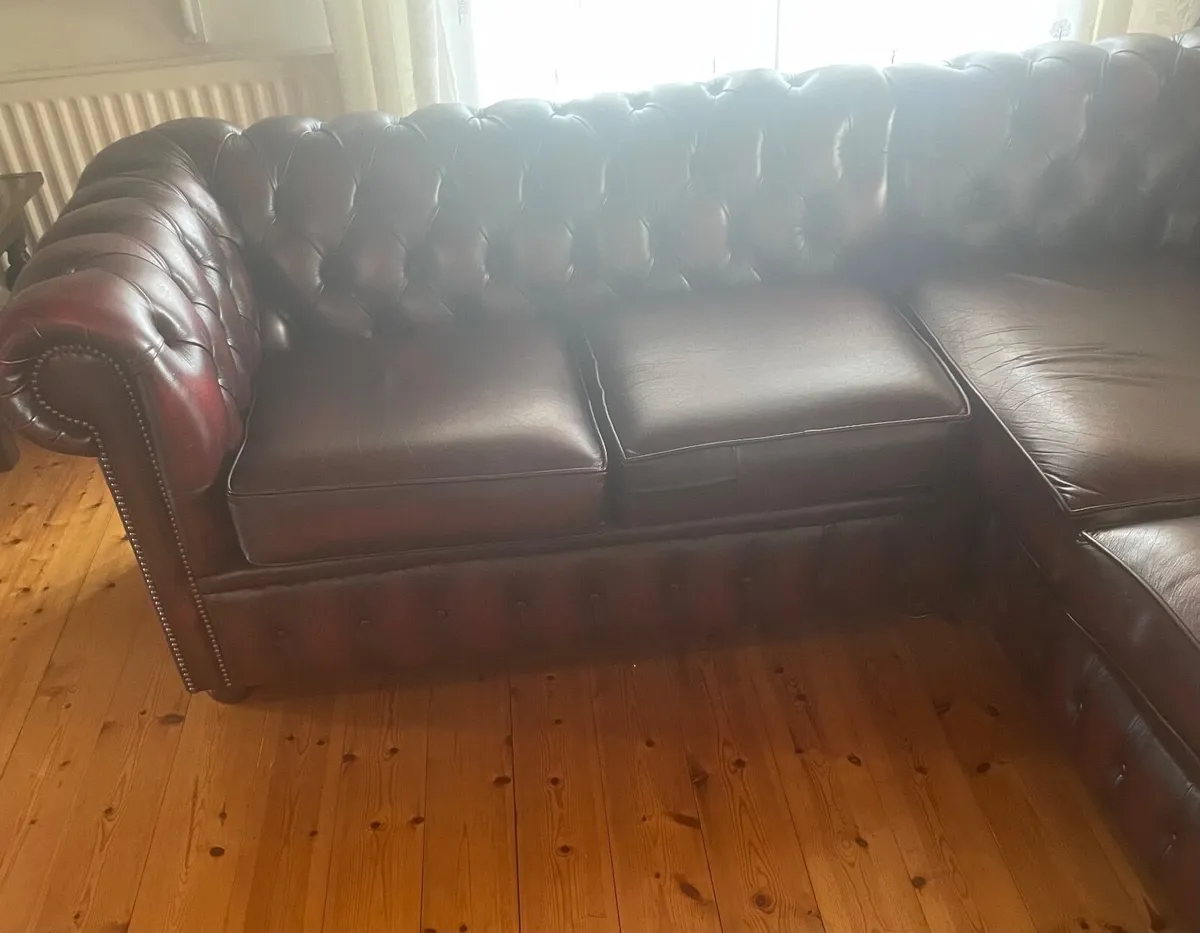 Chesterfield 4 seater Sofa  corner unit - Image 3
