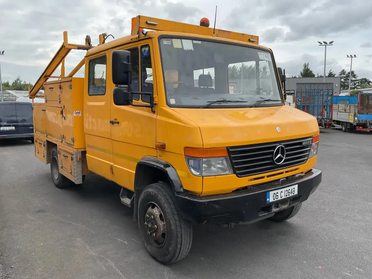 2006 Mercedes-Benz 814Da Truck For Auction - Image 2